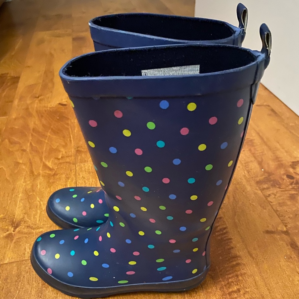 Blue polka dot rain boots